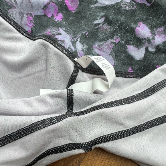 SOLD: π LULULEMON - Bike Shorts - Picture 8 of 8